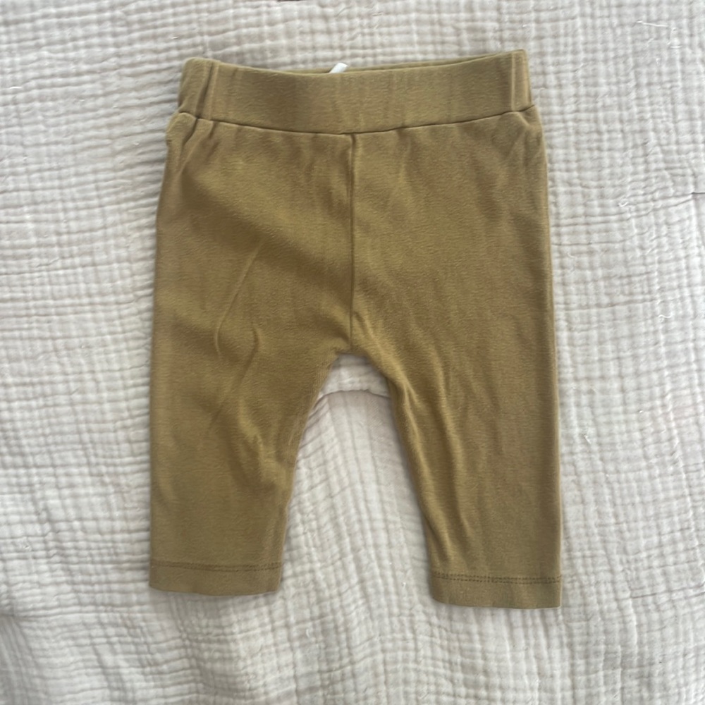 Kate Quinn mustard baby leggings